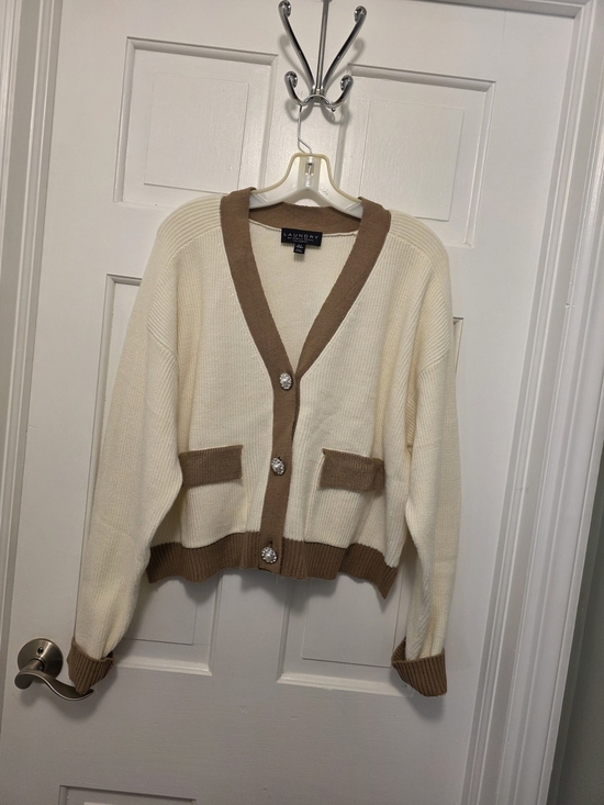 Laundry By Shelli Segal Sweaters - Laundry By Shelli Segal Cream & Tan V-Neck Button Cardigan Size XL, Stylish